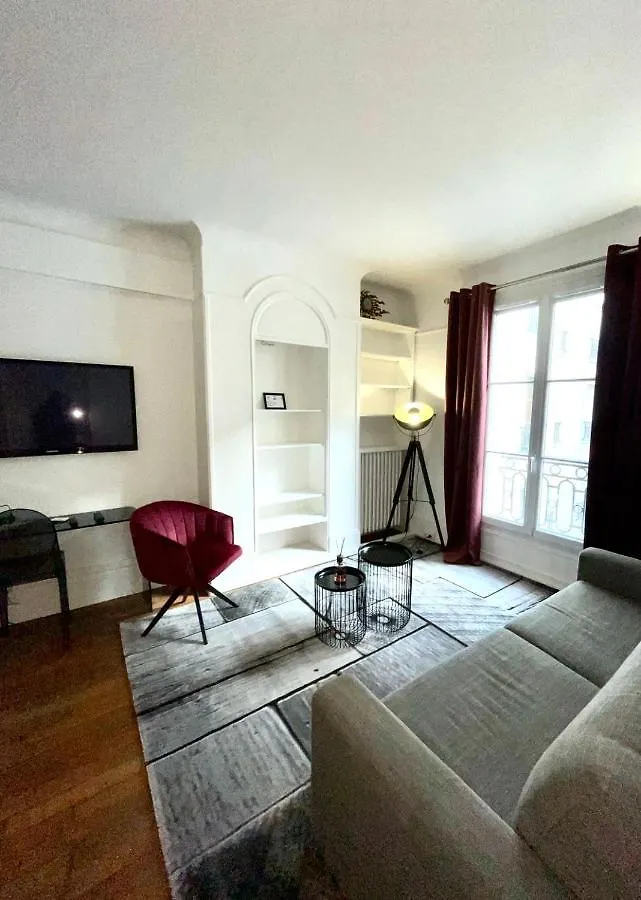 Center Paris - Trocadero Eiffel Tower Apartment