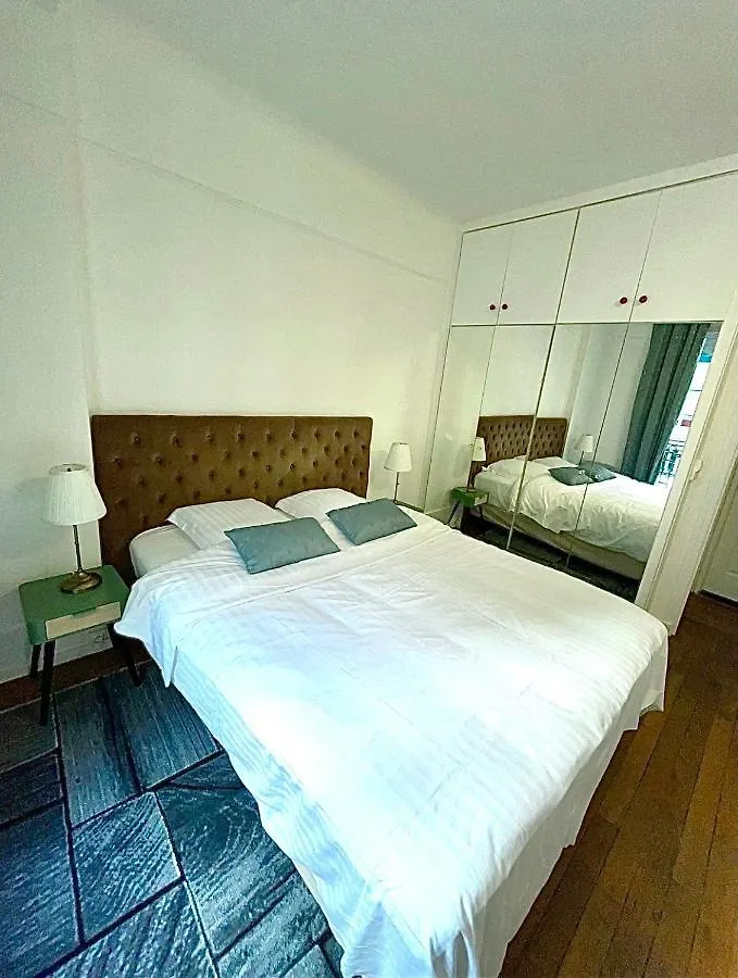 Center Paris - Trocadero Eiffel Tower Apartment
