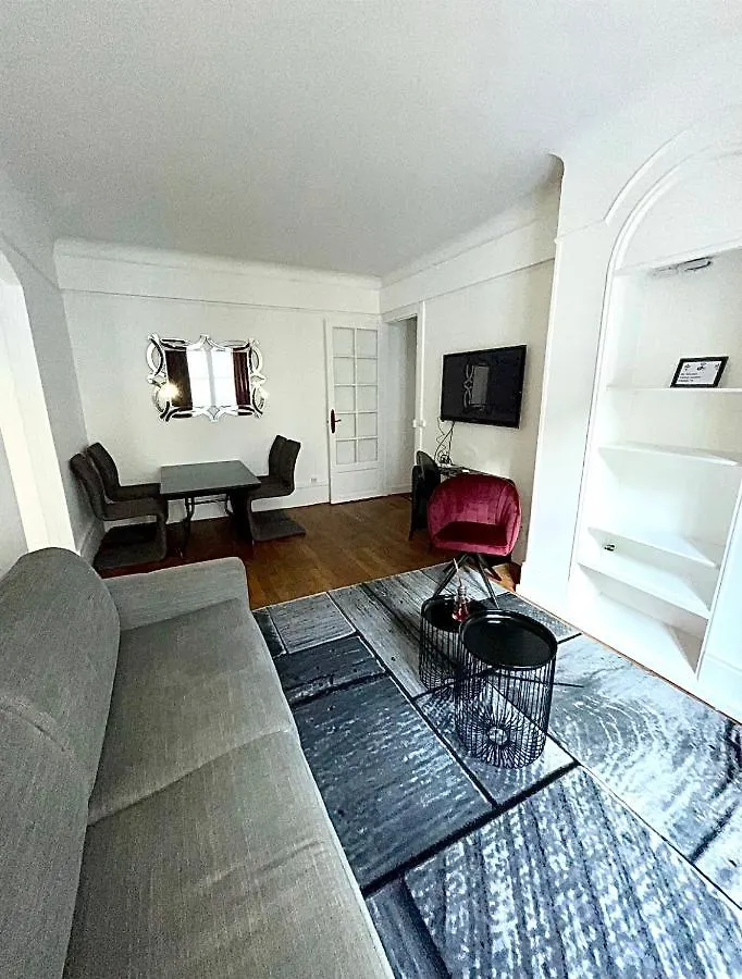 Center Paris - Trocadero Eiffel Tower Apartment France