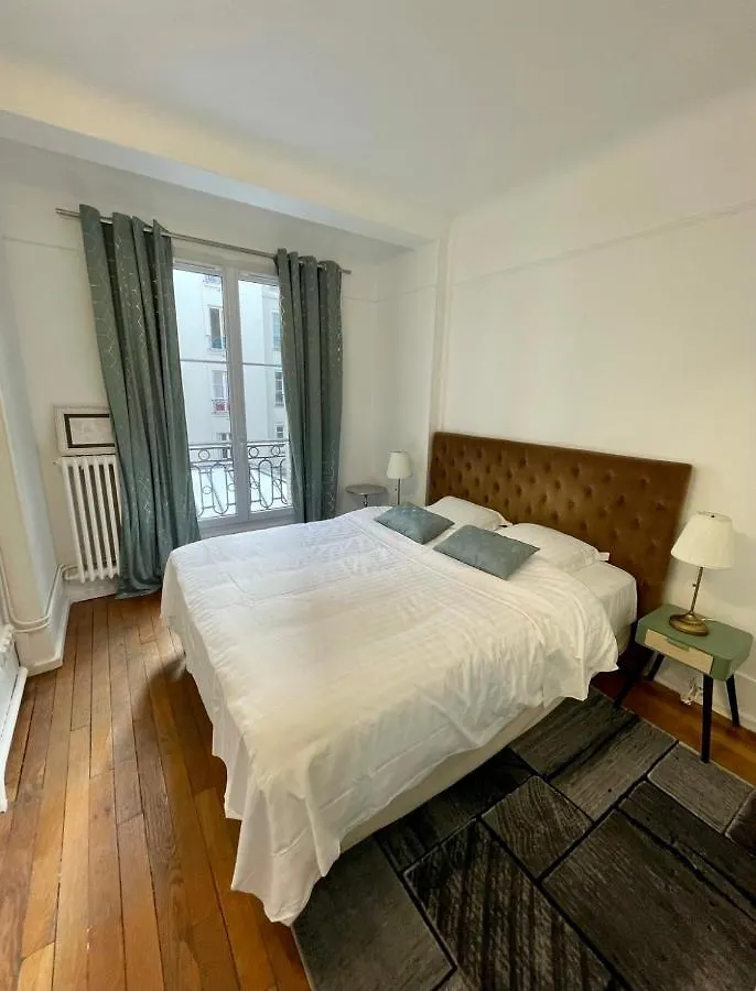 Center Paris - Trocadero Eiffel Tower Apartment